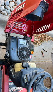 Cortadora de Césped GR2120, Tractor con Motor Diésel de 15 HP y Caja de Cambios, 4x4, para Uso en Jardines y Comercial - Product Image 2