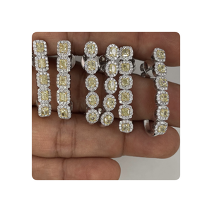 Boucles d'oreilles en or blanc 14 carats avec diamants jaunes et blancs naturels Bijoux élégants en diamant jaune naturel - Product Image 1