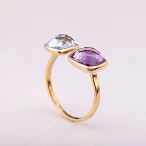 แหวนเปิดสีเงินสเตอร์ลิงปรับได้925หินมูนสโตนสีรุ้งธรรมชาติทำด้วยมือจากผู้ผลิตไทย