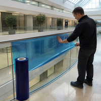 Film de protection de surface PE bleu anti-rayures pour murs-rideaux en verre, respectueux de l'environnement, personnalisable pour le transport de verre