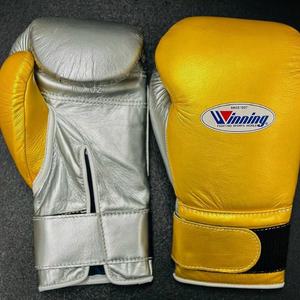 Guantes de Boxeo Profesionales Blancos de Alta Calidad % Cuero Genuino Cierre de Cordones para Muñeca Diseño Personalizable - Product Image 4