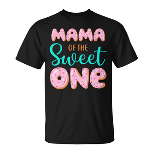 T-shirt coordinata per la prima festa di compleanno della mamma della piccola, a tema ciambella, personalizzabile per celebrare con la famiglia - Product Image 2