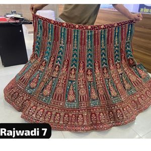 Lehenga Choli Rajwadi de diseñador con lentejuelas pesadas, doble dupatta, falda acampanada, largo hasta el suelo, de terciopelo granate, para fiesta y boda - Product Image 4