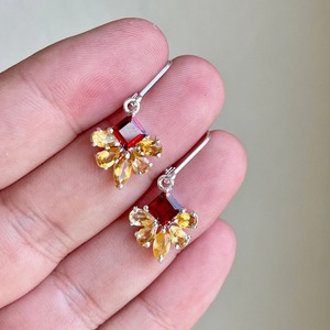 Boucles d'oreilles fleuris en topaze jaune doré et grenat, délicats et lumineux, en argent sterling 925, pierre de naissance de novembre, pour une touche de vitalité - Product Image 2