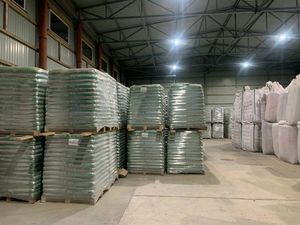 Meilleur prix d'entreprise pour des granulés de bois naturels purs, sac de 15 kg, fabriqués en UE, 100% épicéa, qualité supérieure pour système de chauffage - Product Image 2