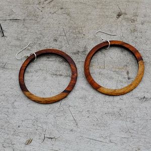 Elegantes pendientes de madera marrón rústico con ganchos dorados, accesorios de moda bohemios ecológicos para mujer, estilo amoroso - Product Image 2