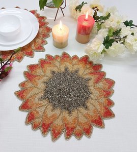 Napperon perlé de fleur de rouille fait à la main. Lot de 2/4/6 également disponible - Product Image 4