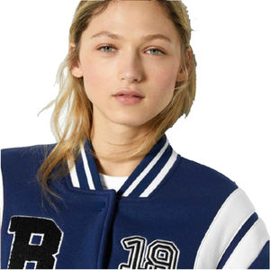 Veste universitaire surdimensionnée à manches en cuir décontractée Veste de baseball vintage cool pour femmes Veste pour femmes avec lettres Manteau OEM - Product Image 3