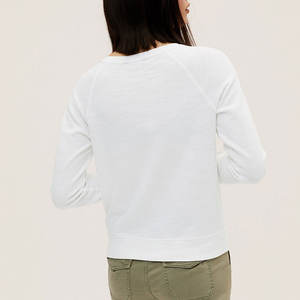 Sudadera Premium para Mujer con Cuello Redondo y Estampado de Logotipo, Lavado Ácido, Mezcla de Poliéster/Algodón, Estilo Casual Holgado - Product Image 3