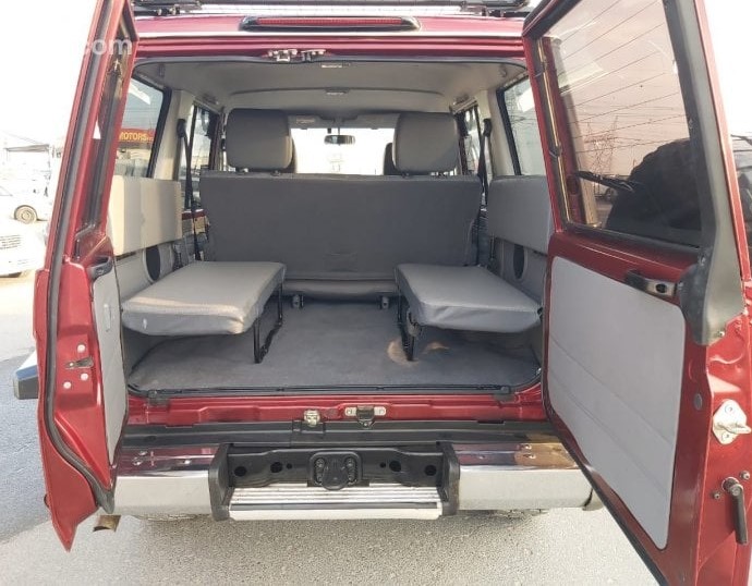 land cruiser hardtop 10 seater