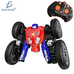 Auto Telecomandata 360° con Luci LED e Batteria Ricaricabile 2.4G, Realizzata in Plastica Resistente, Funzione Spray Inclusa - Product Image 4