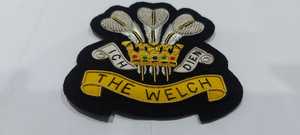 Etiquetas elegantes de lujo tejidas a mano para prendas de poliéster Parches bordados de lujo e insignias con alambre de lingotes Hecho EN EL Reino Unido - Product Image 3