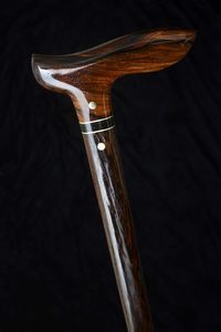 Canne en bois réglable à prix de randonnée avec plusieurs nœuds bâton de marche en bois solide pour les aînés par Standard International - Product Image 4