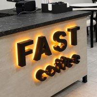 Enseigne LED personnalisée haut de gamme, lettres rétroéclairées, logo 3D, enseigne intérieure/extérieure en acier inoxydable, signalétique commerciale pour l'image de marque