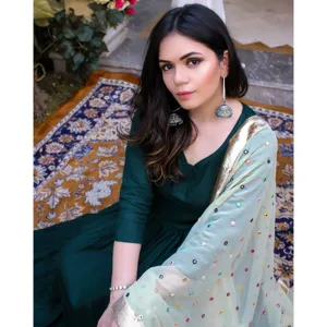 Ensemble de costume pour femme en vert bouteille avec col Kanchali - Product Image 2