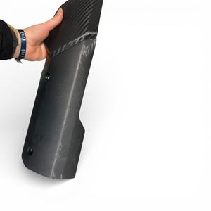 Protector de escape original Yamaha B7D-E4718-00 de fibra de carbono para YZF-R125 MT-125 2019-2022, negro, usado - Product Image 2