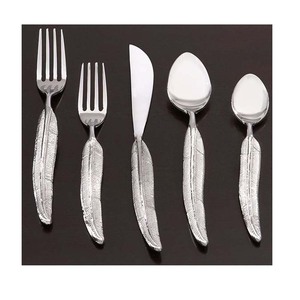 Couteau en acier inoxydable plaqué argent Fourchette Cuillère Plate Plume Design Poignée finie argentée Cuillère de luxe Ensemble fourchette et couteau - Product Image 1