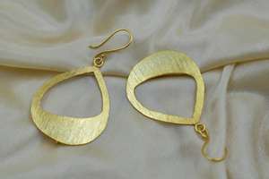 Nouvelles boucles d'oreilles en laiton plaqué or faites à la main, tendance 2025, vente en gros pour filles et femmes - Product Image 2