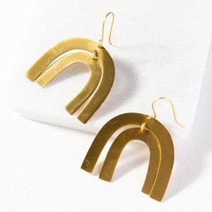 Boucles d'oreilles pendantes à la mode élégante pour femmes et filles Rotin de haute qualité avec design tendance en métal pour vêtements de fête - Product Image 5