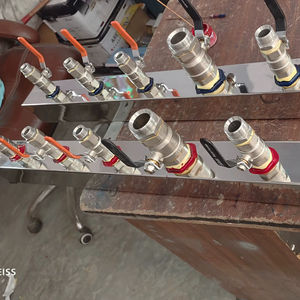 Collecteur d'eau à 8 entrées et 8 sorties Dubey International pour moule à animaux de compagnie avec garantie de 2 ans - Product Image 1