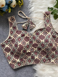 รูปแบบสไตล์เสื้อคอวีที่ทันสมัยเสื้อสามารถใช้ในเสื้อส่าหรีและเสื้อลาเฮงเปิดหลังพร้อมโทนสีเพื่อโทนสี - Product Image 3