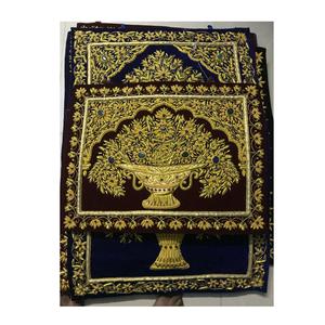 Grand Zari Jewel Carpet Elegante tejido a mano Diseño moderno Acentos dorados Piedras semipreciosas Majestuoso Colgante de pared para interiores - Product Image 1