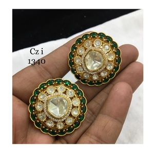 ต่างหูเจ้าสาว kundan แบบหนาคุณภาพดีที่สุดเหมาะสำหรับการเฉลิมฉลองที่ยิ่งใหญ่และการถ่ายภาพจากทั่วโลก - Product Image 1