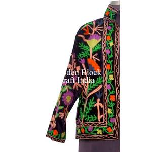 Chaqueta de Invierno de Terciopelo con Bordado Suzani Hecha a Mano de la Mejor Calidad, Chaqueta Suzani Corta para Mujer, Talla Única, Chaqueta Corta Acolchada de Terciopelo - Product Image 3