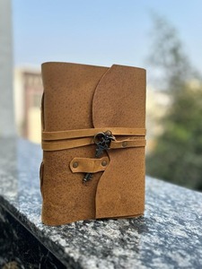 Cuaderno de diario A5 de cuero genuino hecho a mano 4-Organizador hecho a mano Estilo espiral Regalo Logotipo personalizado Hilo Caja de encuadernación de costura - Product Image 5