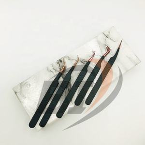 Pince à cils en acier durable noir pointu professionnel avec extensions de marque privée personnalisables en or rose - Product Image 3