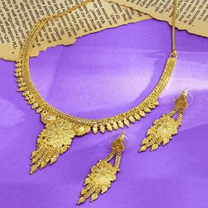 Vente en gros 14K 18K 24K Micro Gold Filled colliers courts, colliers de conception traditionnelle, colliers courts en laiton Micro Gold Fashion. - Product Image 1