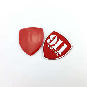 Étiquettes en PVC haute fréquence personnalisées, écologiques, en caoutchouc souple 3D, logo en relief, tissu pour vêtements - Product Image 4