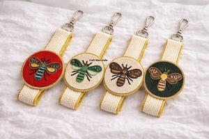 Porte-clés en perles fait main, bracelet personnalisé avec lettre, breloque pour sac, porte-clés en perles de rocaille, accessoire de sac à main tendance, écologique - Product Image 3