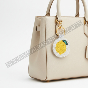 Abalorio redondo bordado para distribuidores de accesorios a granel que buscan llaveros artesanales de moda - Product Image 3