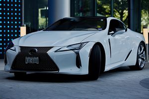 Lexus LC 500h 2023 d'occasion en excellent état, hybride V6 354 ch, pack Dynamic Handling, provenance Texas - Product Image 1