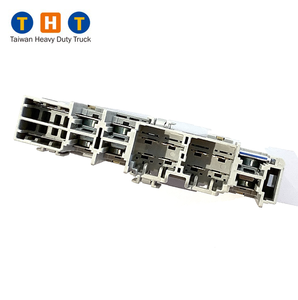 บล็อกฟิวส์ 82620-71012 อะไหล่รถบรรทุกสำหรับโตโยต้า ไฮลักซ์ KUN25/26 - Product Image 4