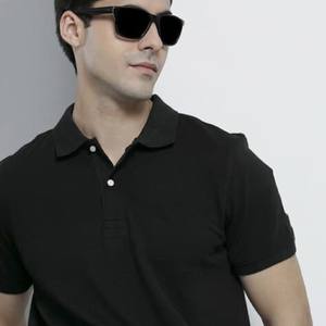 เสื้อยืดโปโลผู้ชายดีไซน์แผงไหล่และโลโก้ฤดูร้อนที่ทันสมัย - Product Image 1