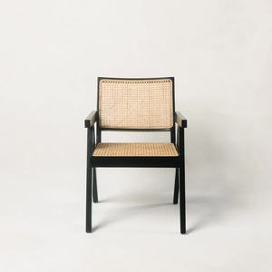 Silla de Jardín Jeanneret de Ratán con Madera Maciza de Teca en Color Negro para Uso en Interiores y Exteriores - Product Image 6
