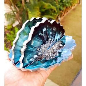 Porte-mouchoirs en résine élégants avec incrustations de nacre pour une pièce maîtresse de salon luxueuse et polie - Product Image 4