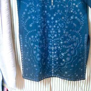 Ropa India y Pakistaní LP MASTOONG Blusa de Saree Bordada de Diseñador de 9 mm - Product Image 6