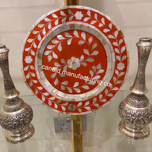 Placas de cargadores hechas a mano Placas de madera de gama alta con incrustaciones de perlas elegantes Cargadores de nácar personalizados Placas de lujo con incrustaciones finas - Product Image 5