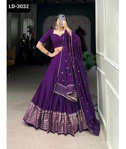 Tissu de Chanderi pur de style indien et pakistanais Lehenga Choli avec bordure de travail de tissage Zari et bordure en dentelle Dupatta - Product Image 1