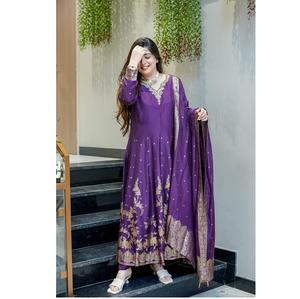 Vestido Anarkali de Calidad de Exportación India, Conjunto de 3 Piezas Kurti, Seda Banarasi con Trabajo a Mano, Vestido Anarkali Listo para Usar para Fiestas - Product Image 1