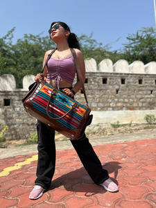 Nouveaux vrais sacs de sport en cuir usiné aztèque de Style Vintage faits à la main personnalisés grands sacs de voyage en cuir de laine tissés à la main occidentaux - Product Image 4