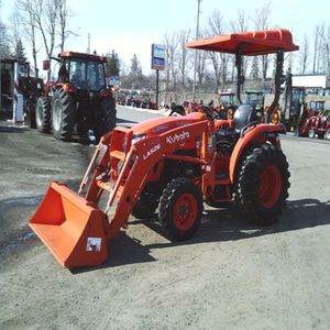 Tracteurs agricoles d'occasion puissants Kubota L4060 4x4 42 CV à transmission automatique avec pompe moteur, 73 heures d'utilisation, à vendre - Product Image 2