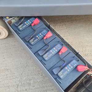 Plateforme élévatrice à ciseaux électrique [Skyjack] SJ3220, plateforme d'accès verticale industrielle, capacité de deux personnes, utilisation en entrepôt, moteur puissant - Product Image 2