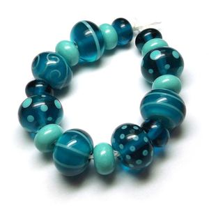 Perles en résine sculptées à la main pour la décoration de la maison, cadeau, forme personnalisée, colorées - Product Image 3