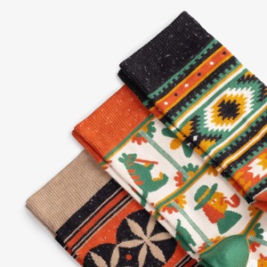 Calcetines de Jacquard Personalizados con Patrones Folclóricos Vintage, Tejidos en Algodón, Ecológicos, Transpirables, Fabricante ODM en Vietnam, Certificado BSCI - Product Image 5