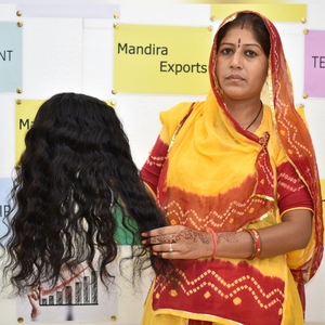 Cheveux indiens vierges Remy bruts non traités Machine à vagues naturelles Double trame sans perte de cheveux humains indiens de couleur noire crépue ondulée - Product Image 6