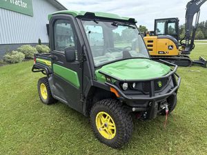 John Deere Gator XUV 835R 4x4 manuel haute puissance, moteur 2 temps, plus de 250 cm³, essence/diesel, certifié EPA EEC, prêt à l'emploi, utilitaire haute performance - Product Image 3
